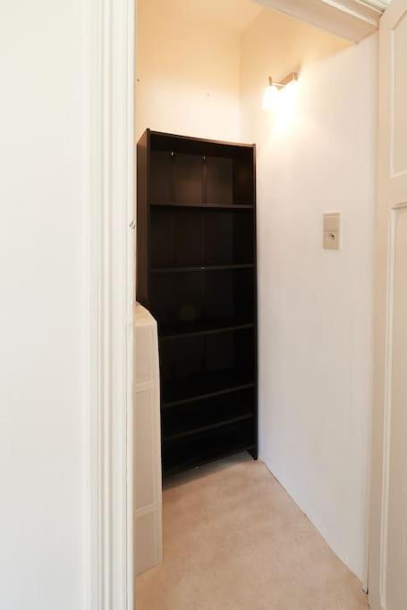 Studio-Balcon Center Of Монс Екстериор снимка